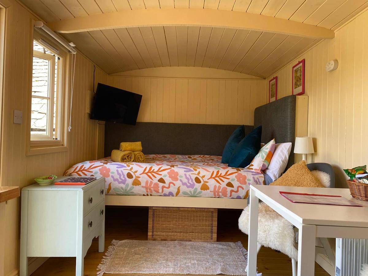 The Hut at Bay Tree Farm, Nympsfield in Stroud, Gloucestershire