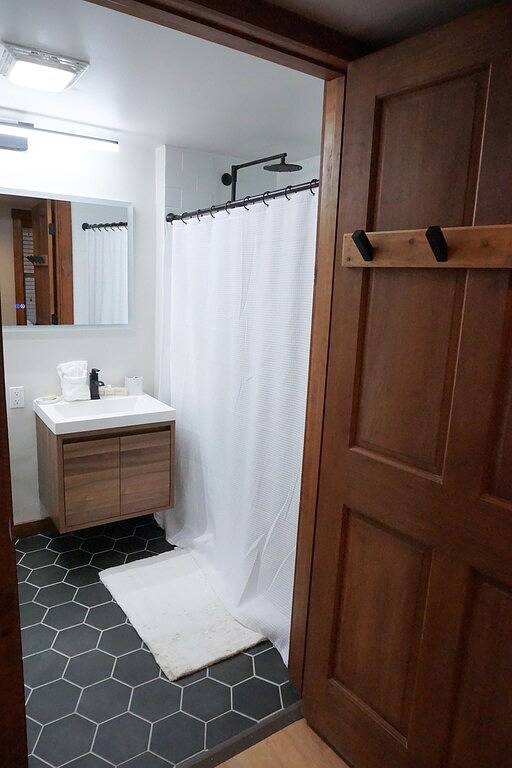 Ganze Wohnung, Rimfire 342: Memory Maker, Walk to Shops, Slope Side in Snowshoe, Greenbrier River