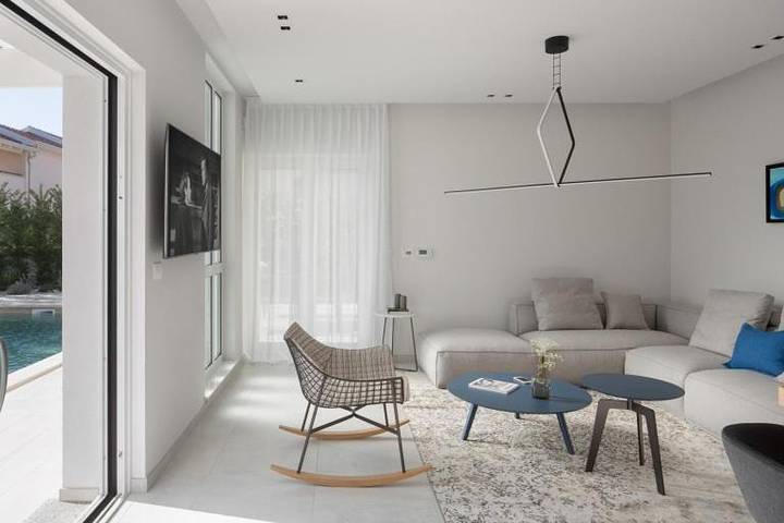 Villa pour 4 personnes, avec terrasse et piscine, animaux acceptés à Funtana - 2