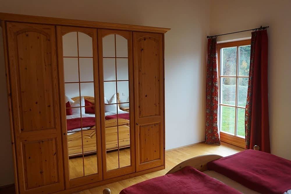 Apartamento inteiro, Vacation apartment Waldblick, 60 sqm, up to 4 persons in Amerang, Rosenheim (distrito)