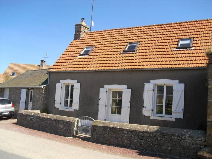 Location de vacances pour 6 personnes, avec jardin à Réthoville