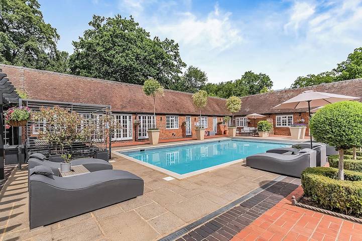 Gîte pour 6 personnes, avec piscine et jardin - 1
