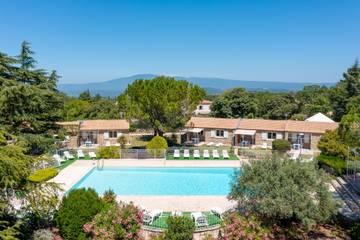 Cottage pour 5 personnes, avec jardin à La Roque-sur-Pernes