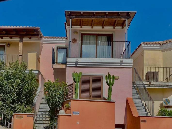 Casa vacanza per 4 persone, con Balcone e Terrazza nonché Giardino e Panorama a Tempio Pausania