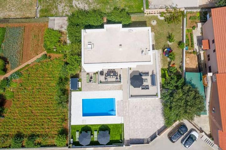 Villa für 10 Personen, mit Garten und Whirlpool sowie Balkon - 1