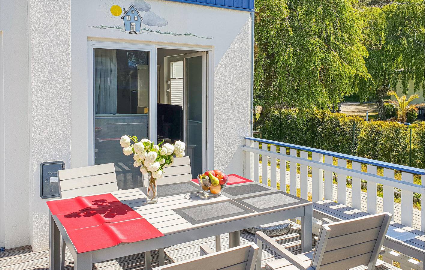 Strandnahe Wohnung mit Parkplatz, Terrasse & WiFi - Drewoldke in Breege, Rügen