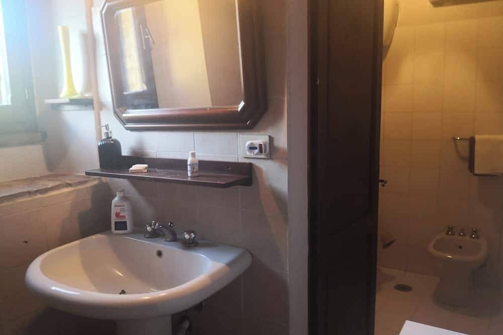 Apartamento entero, Cozy detached house in the historic center of Umbertide indoor garden in Umbertide, Valtiberina