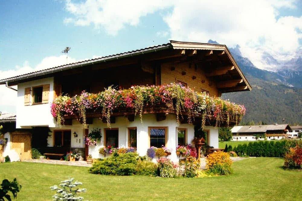 Beautiful home with sauna, close to ski resorts and great base for hiking. in Loferer und Leoganger Steinberge, Sankt Ulrich am Pillersee