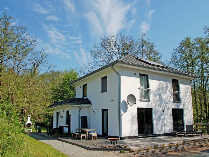Ferienwohnung für 2 Personen, mit Terrasse und Garten in Staphel