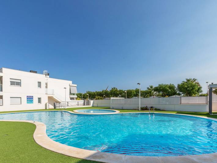 Casa de férias para 6 pessoas, com piscina infantil e terraço em Cabanes