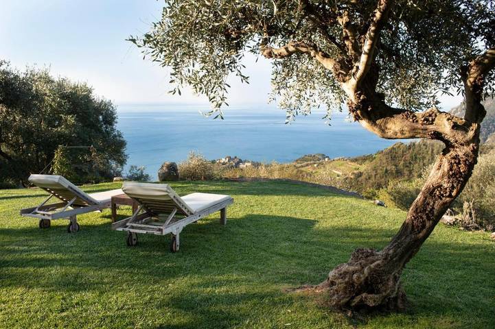 Villa per 12 persone, con Balcone e Terrazza nonché Giardino e Piscina a Comune di Monterosso al Mare