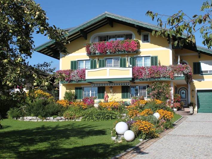 Vakantiehuis voor 4 personen, with Balkon and Terras as well as Tuin aan de Mondsee