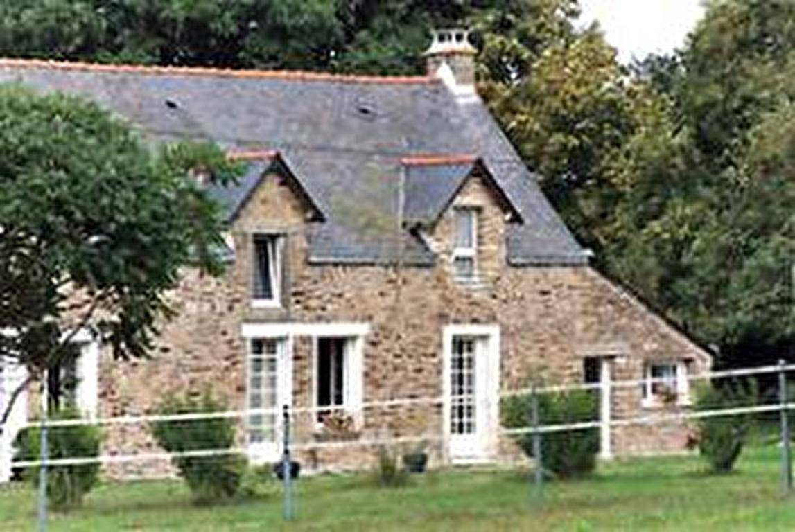 Les Ecuries de Bel Air - Chambre Rose in Muzillac, Côte des Mégalithes
