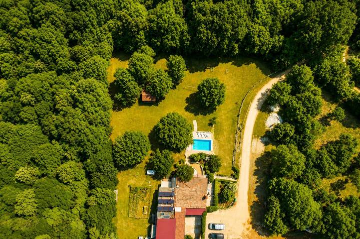 A house surrounded by forest. in Valtura, Côte Sud d'Istrie