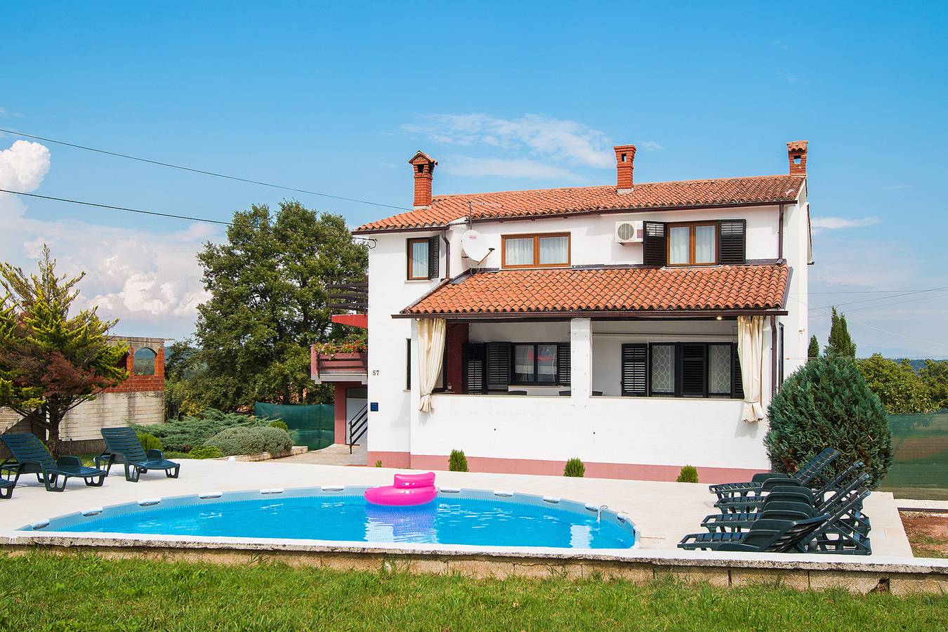 Ganze Wohnung, Ferienwohnung für 6 Personen mit Pool in Barban, Südküste Istrien