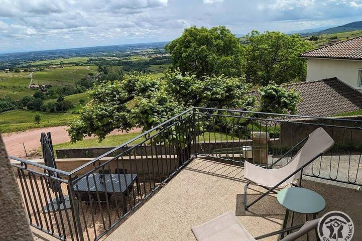Location de vacances pour 6 personnes, avec Jardin à Chiroubles