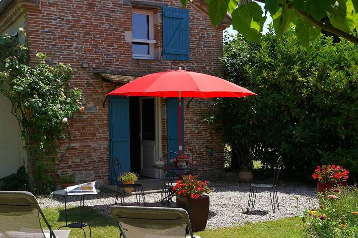 Gîte pour 3 personnes, avec Terrasse et Jardin à Golfech