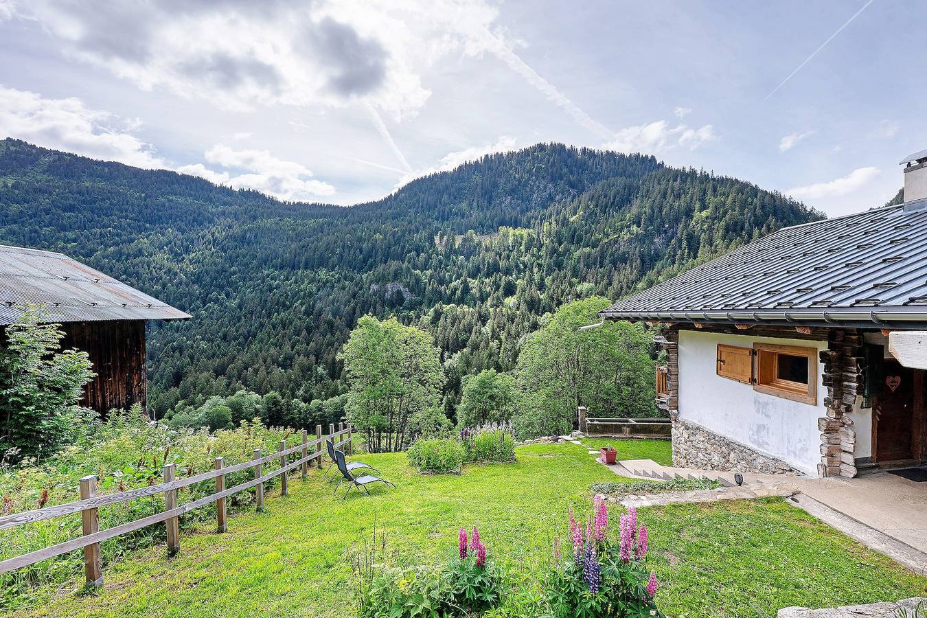 Chambre d’hôtes dans un chalet d’alpage avec vue montagne, terrasse et jardin privés in Beaufort (Rhône-Alpes), Région d'Albertville