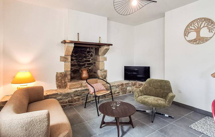 Appartement confortable avec jardin et parking, à 1 km de la plage de Grève Sainte-Anne in Rospez, Région de Lannion