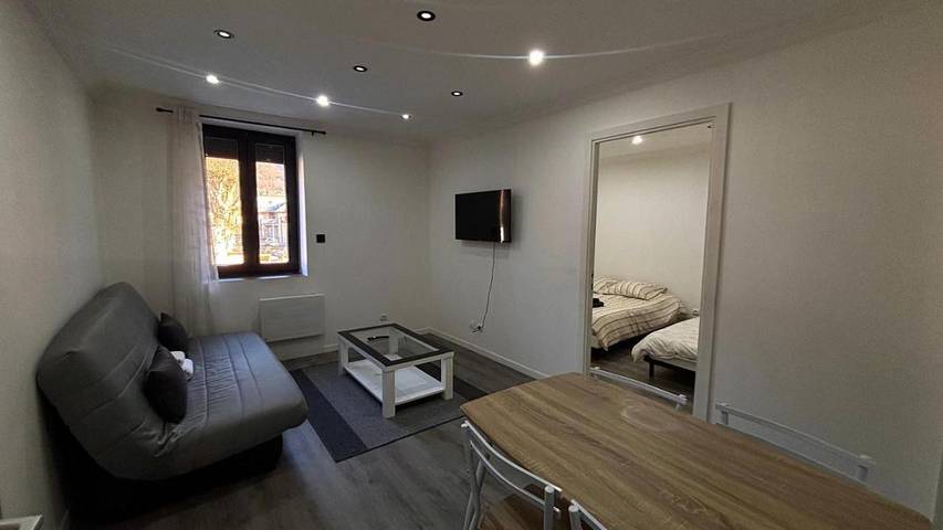 Gîte pour 4 personnes, avec vue et terrasse à Aiguebelle (Savoie)