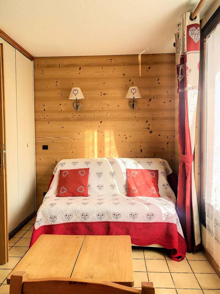 Gîte pour 4 personnes, avec balcon dans Office De Tourisme Des Carroz - 2