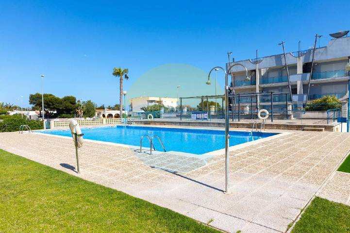 Gîte pour 4 personnes, avec Terrasse ainsi que Jardin et Piscine dans l'Eucaliptus - 4