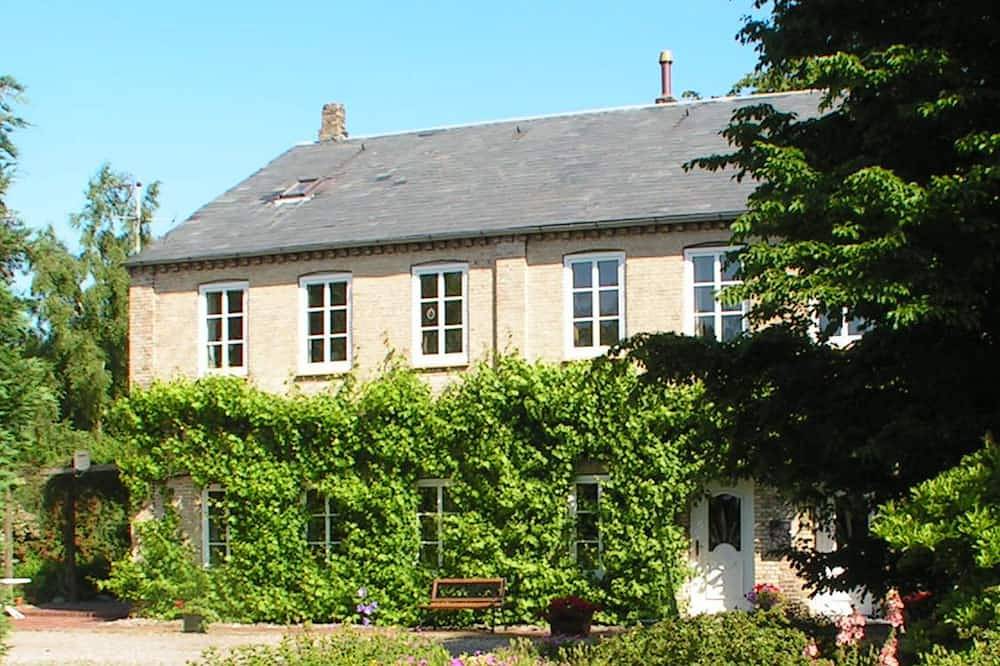 Ganze Wohnung, Gemütliche und helle Ferienwohnung auf dem Ferienhof Wichtelweide auf Fehmarn in Westfehmarn, Gammendorf