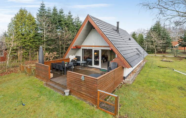 Ferienhaus für 8 Personen, mit Garten und Pool sowie Terrasse - 1