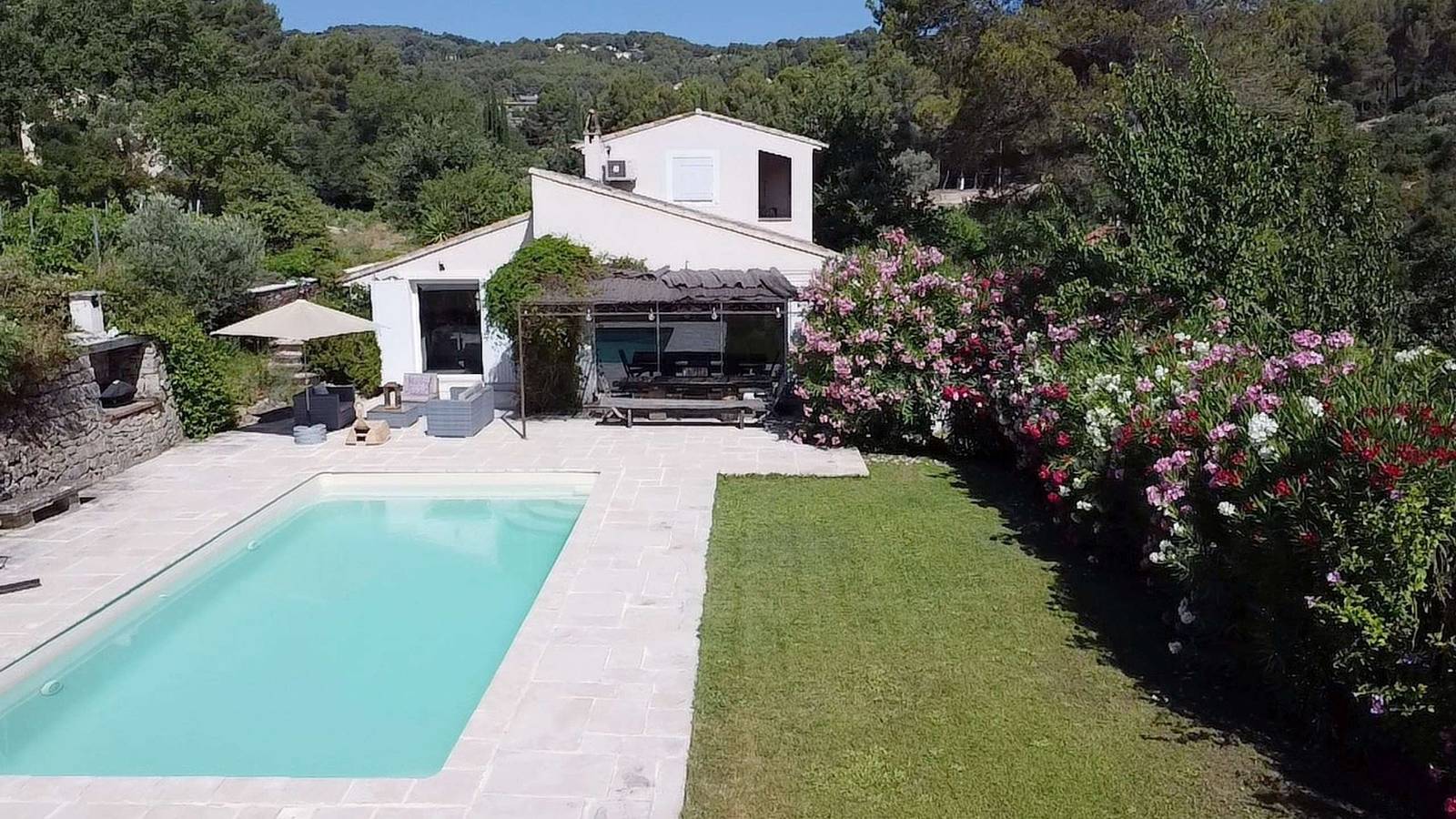 Holiday villa in la Cadière d'Azur, near Bandol,  pool, pets allowed (1). in La Cadière-d'Azur, Region de Toulon