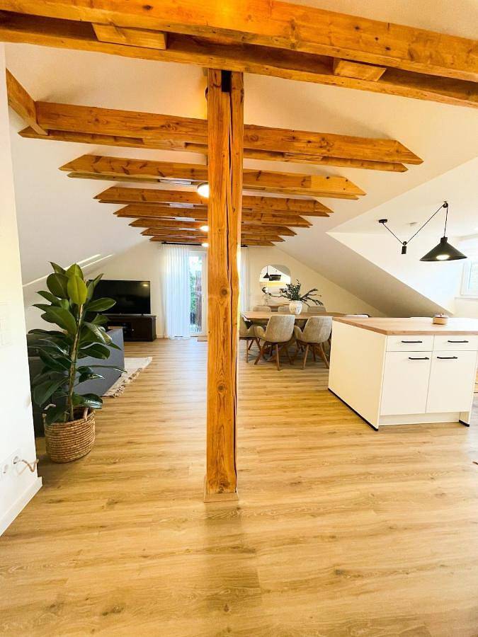 Ferienwohnung für 8 Personen, mit Balkon und Ausblick in Baunatal