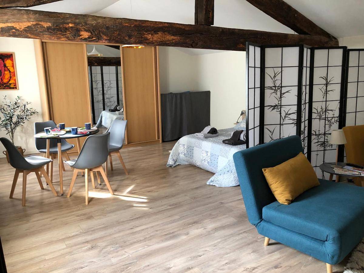 Double Room with Private External Bathroom in Avignon, Vaucluse
