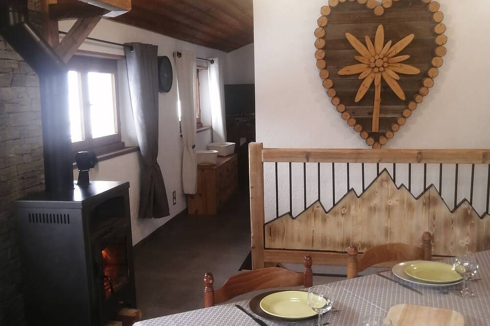 Maisonnette 4/5 persons in Saint-Véran 2*. in Saint-Véran, Queyras