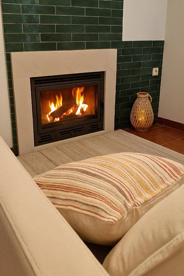 Peach House T2 Fireplace in Ferro, Serra da Estrela