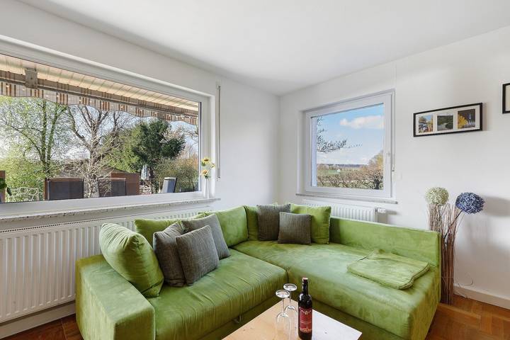 Hel lejlighed, Holiday Apartment "glüxnest" with Private Terrace, Shared Garden, Sauna, and Wi-Fi in Bernstadt, Bernstadt Region