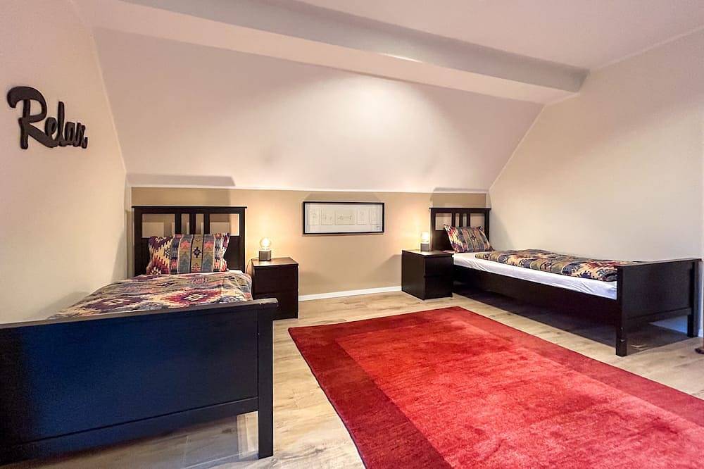 Ganze Wohnung, Schöne geräumige Ferienwohnung in Neroth in Neroth, Vulkaneifel