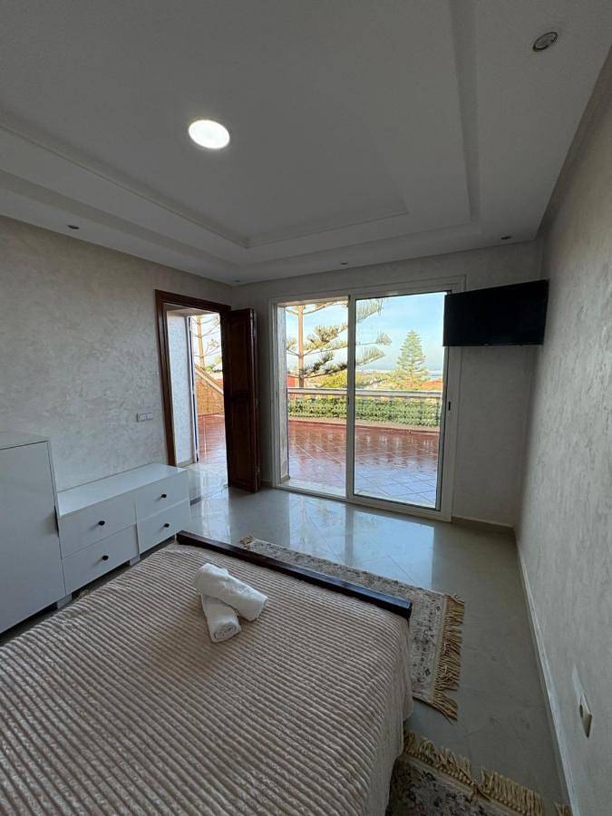 Location de vacances pour 6 personnes, avec jardin ainsi que balcon et jacuzzi dans Dar Bouazza - 3