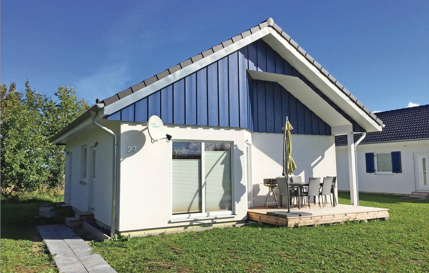 Gemütliche Wohnung mit Terrasse, Küche und Parkplatz in der Nähe von Freibad Strand in Altefähr, Stralsund Umland
