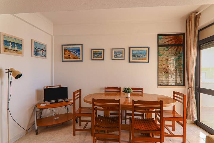 Ganze Wohnung, Apt. Torre Sol 107 – direkt am Strand, Klimaanlage & Pool in Armação de Pêra (costa), Armação de Pera