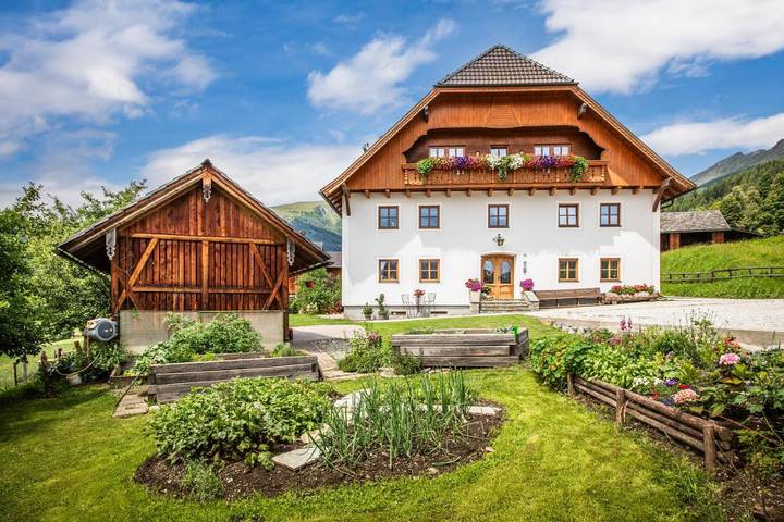 Ferienwohnung für 9 Personen, mit Ausblick und Garten - 1
