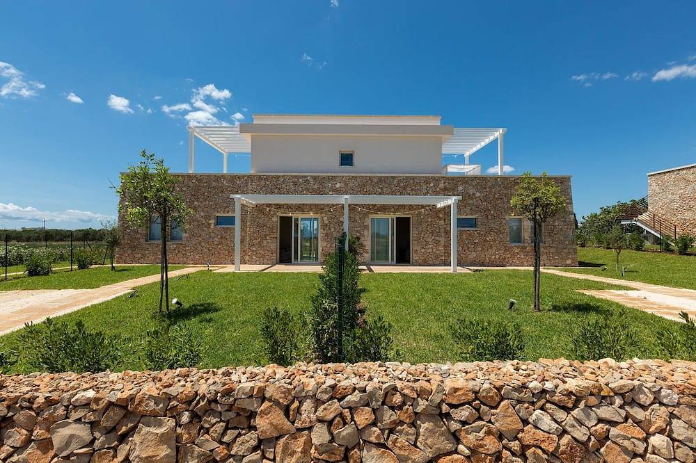 Entire apartment, Hotel Perla Saracena - Villette con Giardino in Torre Pali, Salve