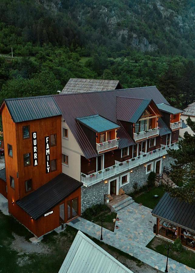 Maison d’hôte pour 2 personnes, avec balcon ainsi que vue et jardin dans Theth
