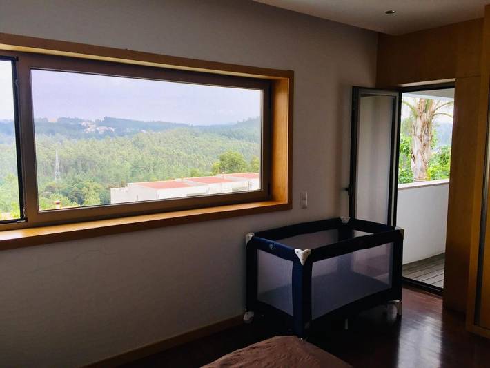 Location de vacances pour 7 personnes, avec vue ainsi que piscine et jardin à Santa Maria da Feira - 4