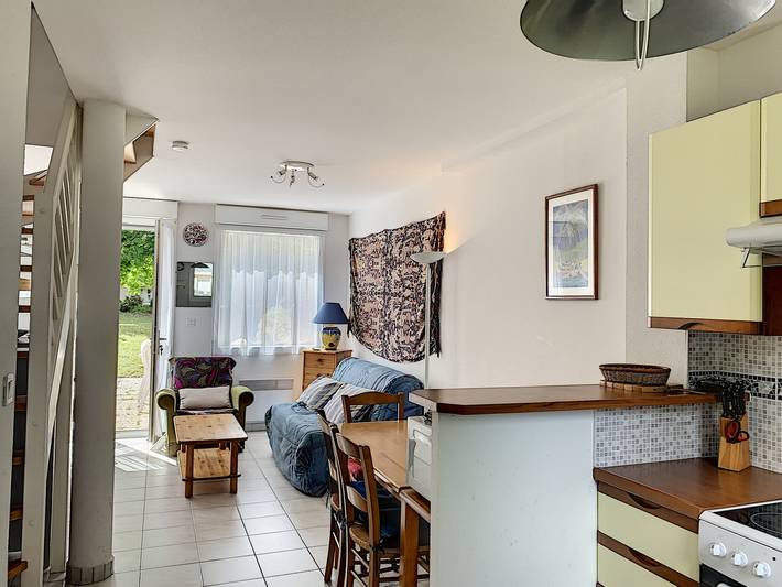 Entire apartment, Duplex with Terrace near Beach and Shops in Saint-Pair-sur-Mer in Saint-Pair-sur-Mer, Côte de la Déroute