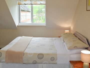 Vacation Rental for 4 Guests in West Dorset Heritage Coast, South West England, Picture 4