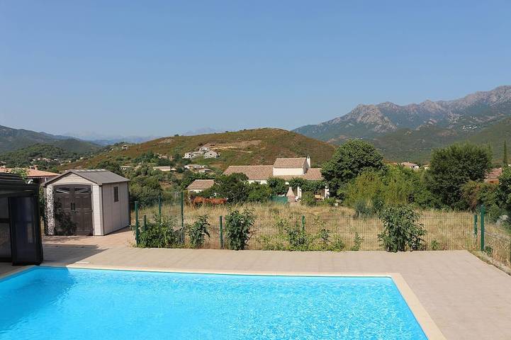 Maison d’hôte pour 2 personnes, avec piscine ainsi que jacuzzi et jardin à Peri
