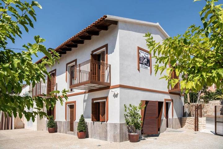 Ferienhaus für 12 Personen, mit Terrasse und Garten sowie Pool und Ausblick in Fortuna