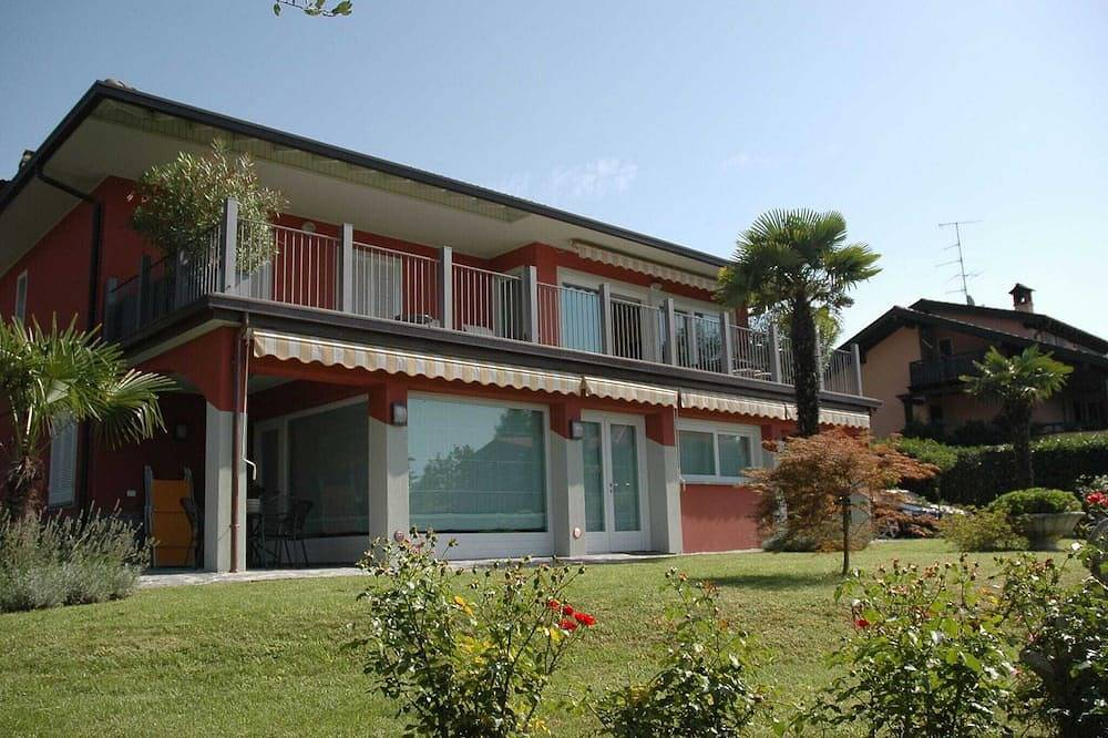 Villa en Barasso cerca del Lago Varese in Casciago, Provincia de Varese