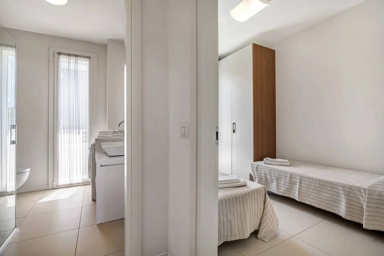 Ganze Wohnung, Ferienwohnung 'Blu Village' mit Gemeinschaftspool, privater Terrasse und Klimaanlage in Lido di Jesolo, Jesolo
