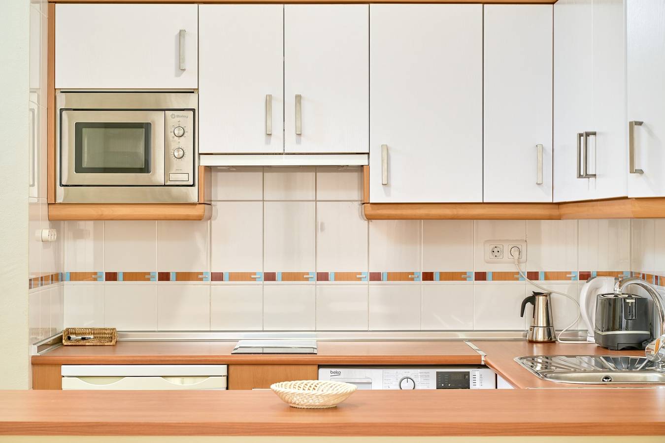 Apartamento entero, Apartamento 'Lolina Náutica' con balcón, Wi-Fi y aire acondicionado in Nerja, Cordillera Penibética