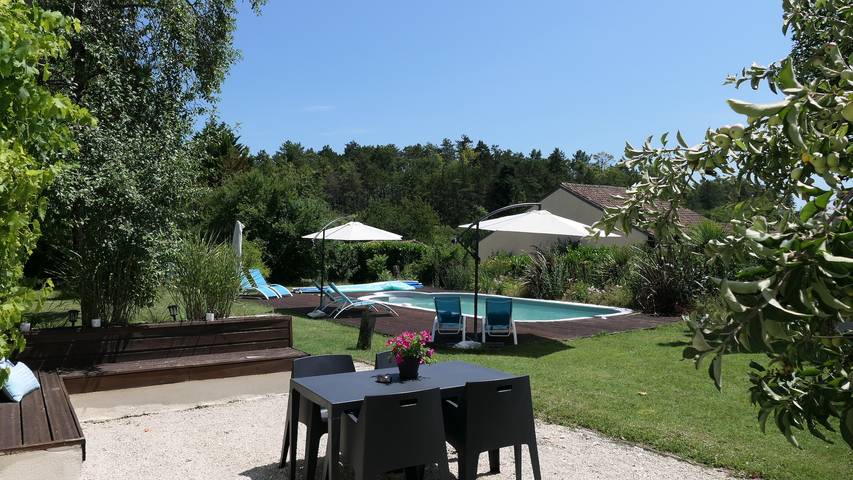 Gîte pour 4 personnes, avec piscine à Sorges - 2